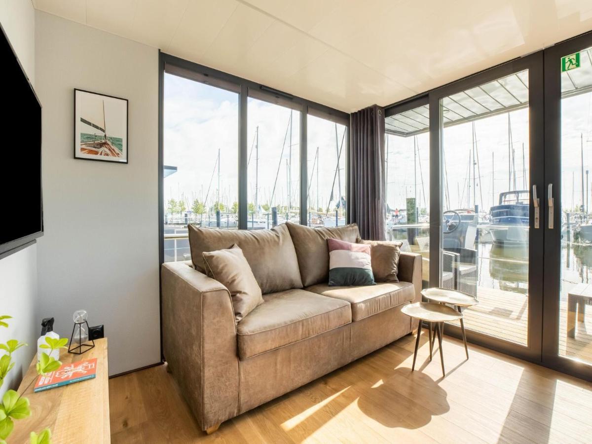 Comfortable Houseboat In Volendam Marina Hotel Buitenkant foto