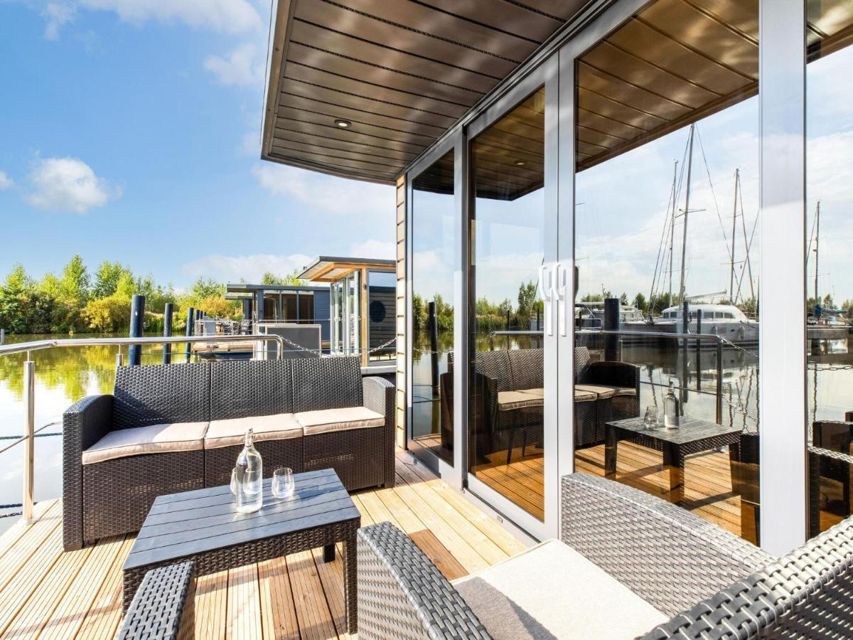 Comfortable Houseboat In Volendam Marina Hotel Buitenkant foto