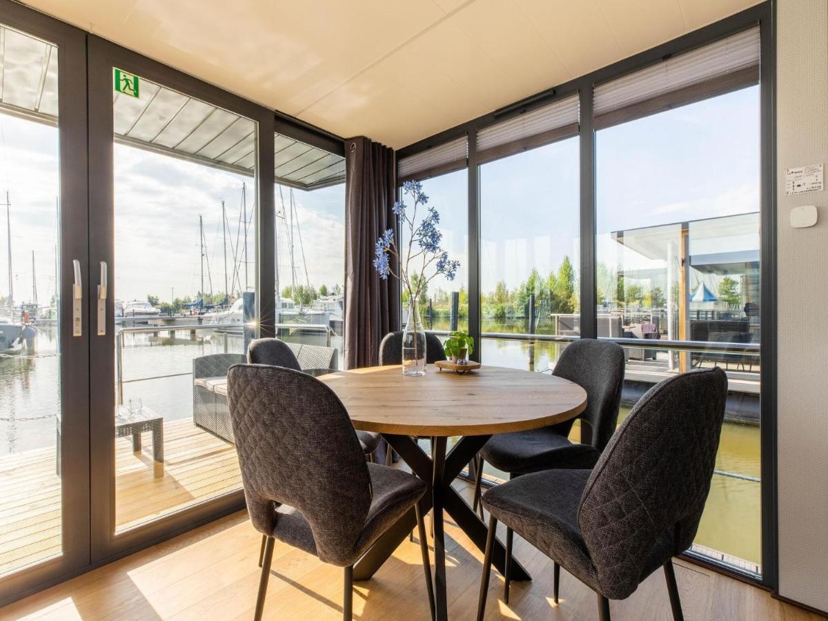 Comfortable Houseboat In Volendam Marina Hotel Buitenkant foto