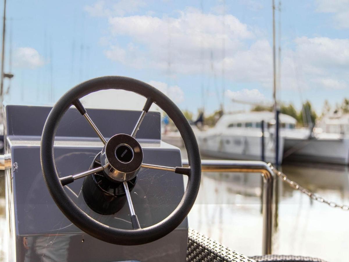 Comfortable Houseboat In Volendam Marina Hotel Buitenkant foto