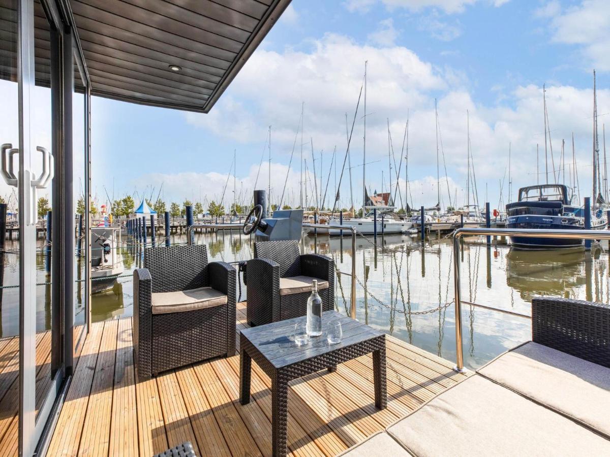 Comfortable Houseboat In Volendam Marina Hotel Buitenkant foto