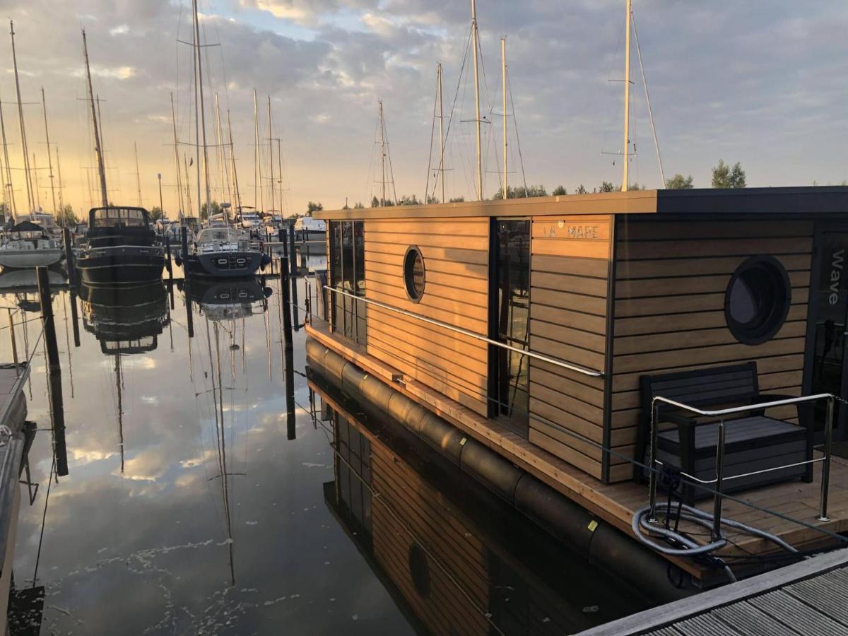 Comfortable Houseboat In Volendam Marina Hotel Buitenkant foto